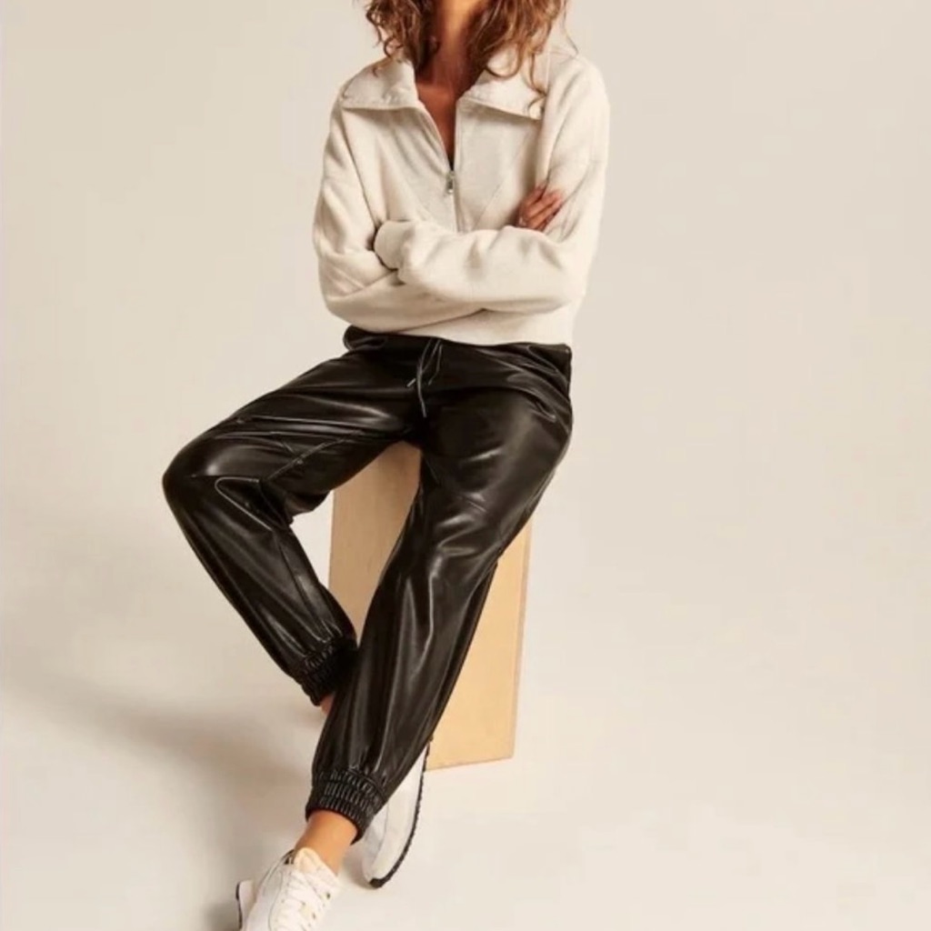 Abercrombie & Fitch Faux Women’s Leather Vegan Jogger Pants Black Size Medium